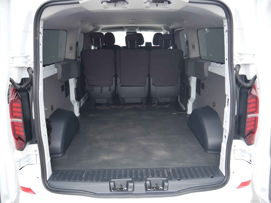 Volkswagen Transporter 2.0TDi  L2 6míst