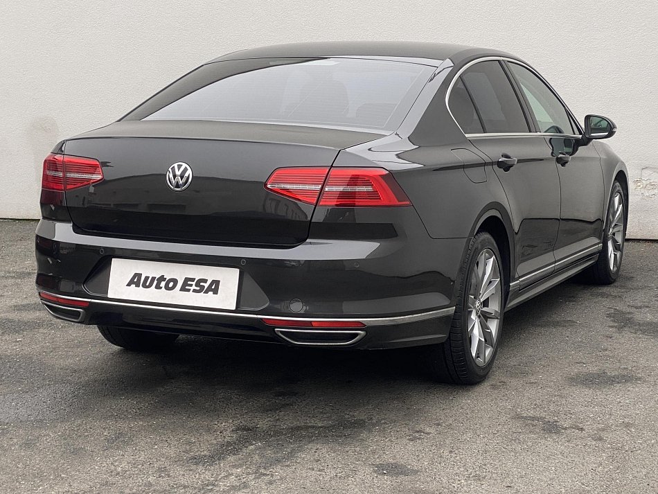 Volkswagen Passat 2.0TDi R-Line