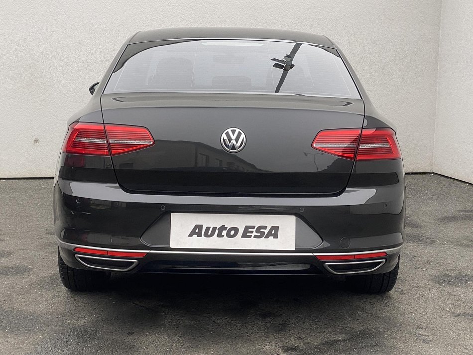 Volkswagen Passat 2.0TDi R-Line