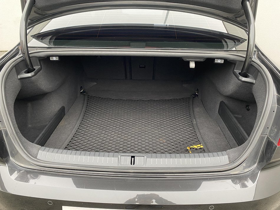 Volkswagen Passat 2.0TDi R-Line