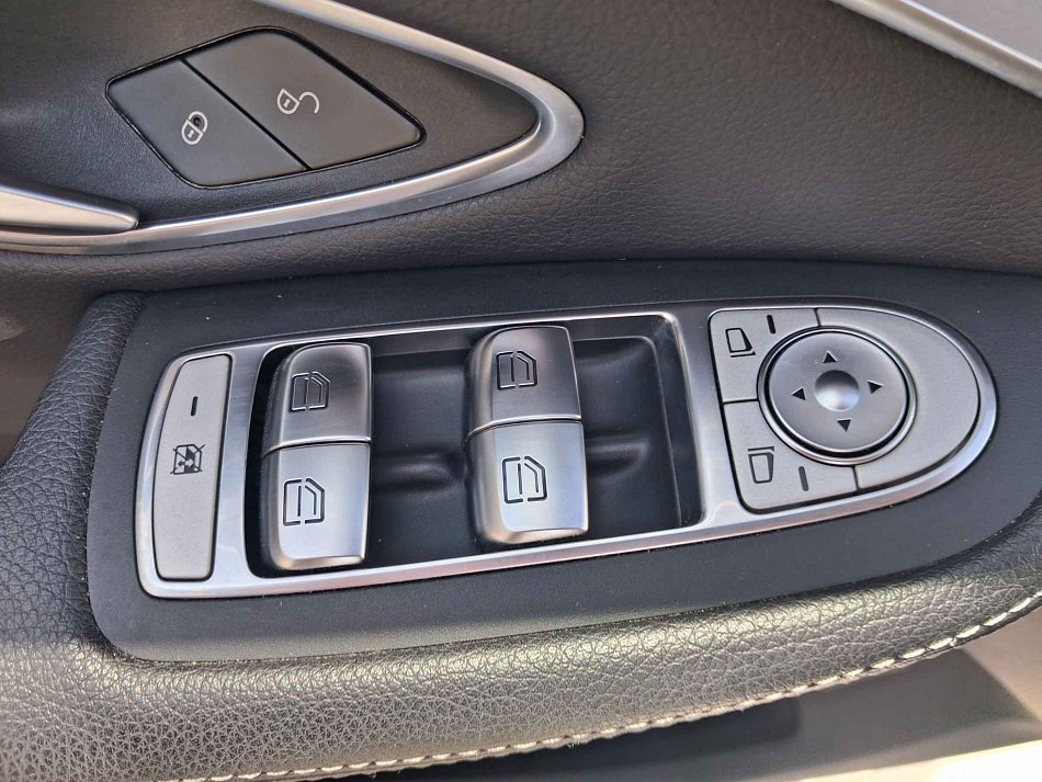 Mercedes-Benz Třída C 2.2 CDi  220d 4Mat