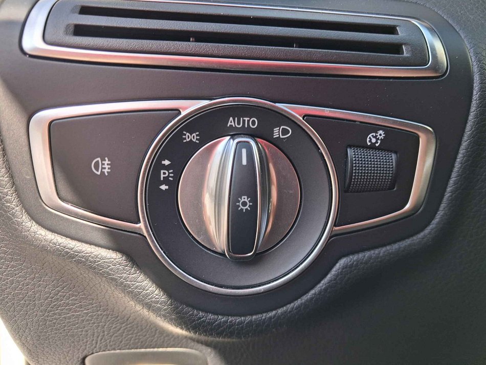 Mercedes-Benz Třída C 2.2 CDi  220d 4Mat