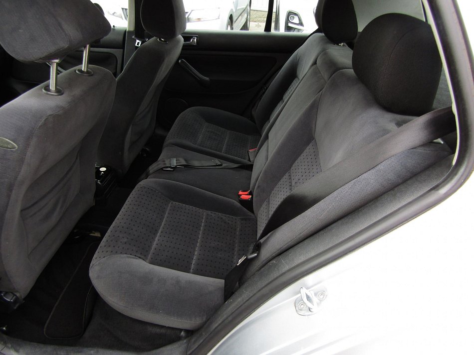 Volkswagen Golf 1.4 16V 