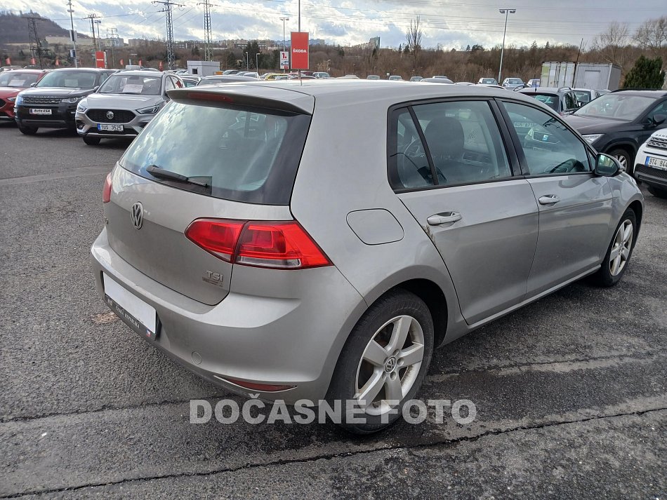 Volkswagen Golf 1.2TSI 