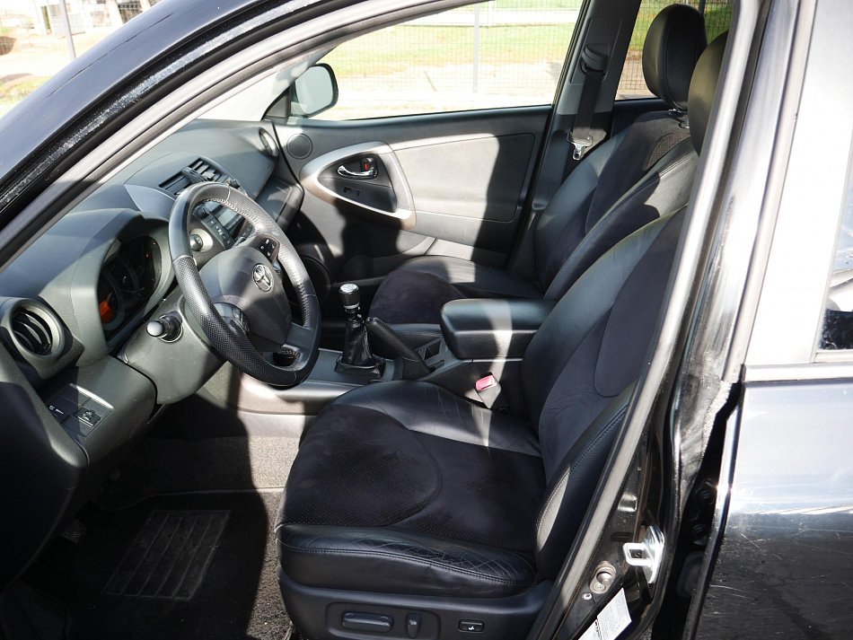 Toyota RAV4 2.2 D  4x4