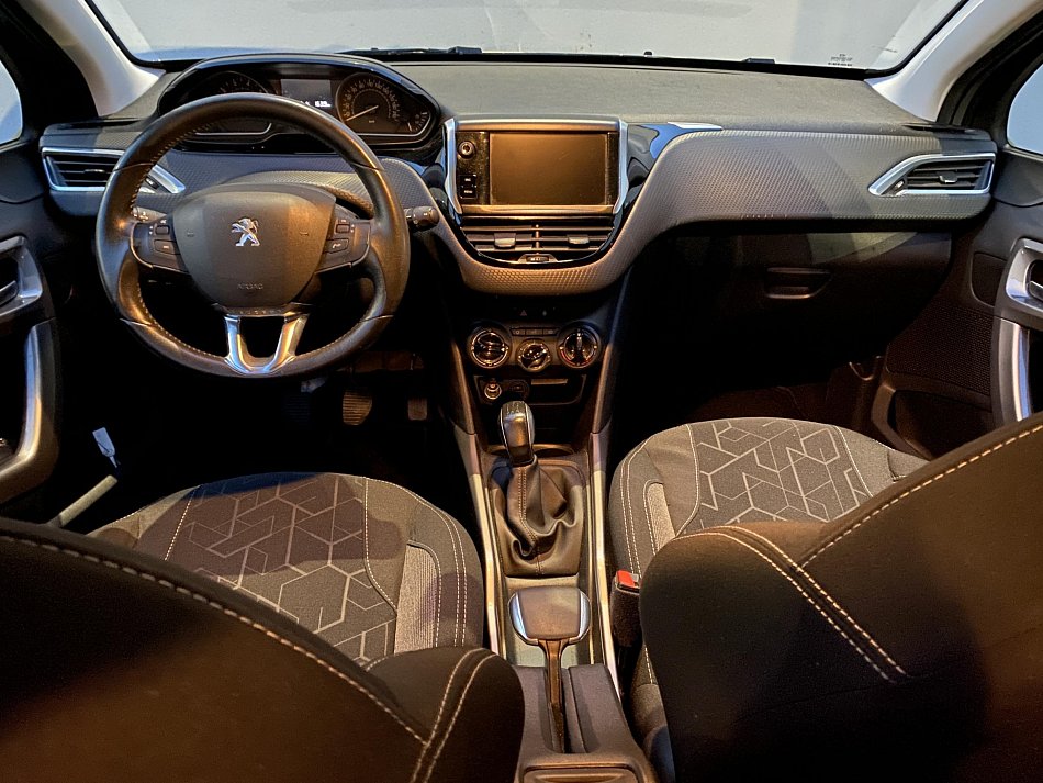 Peugeot 2008 1.2PT Style