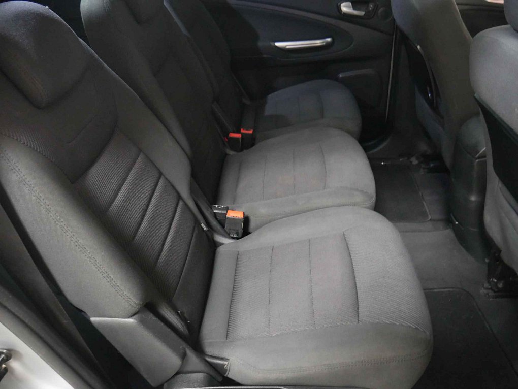 Ford S-MAX 2.0TDCi  7Míst