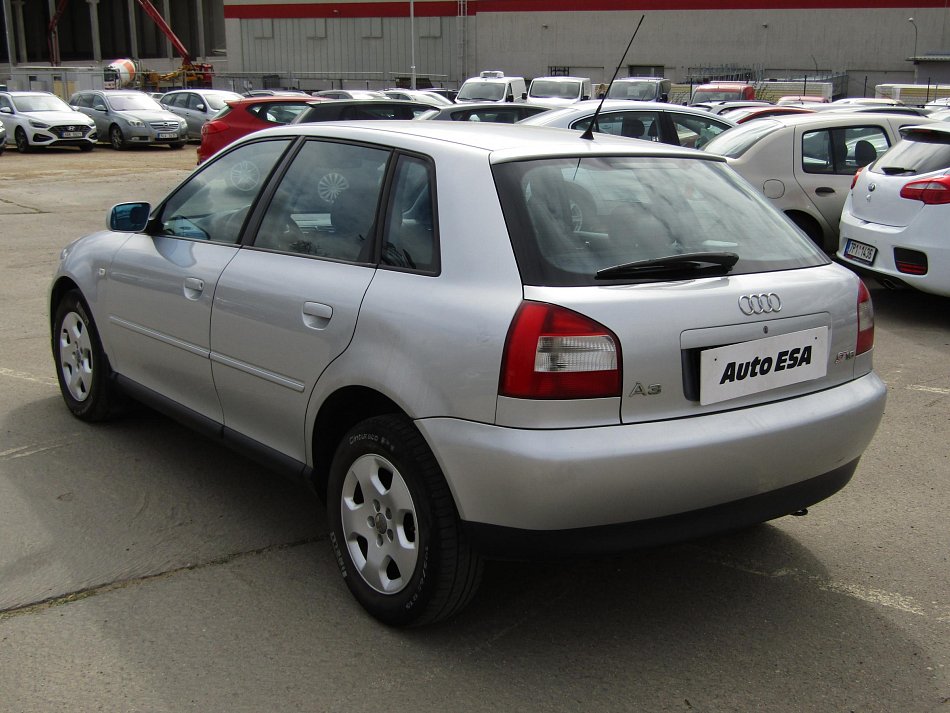 Audi A3 1.6i 