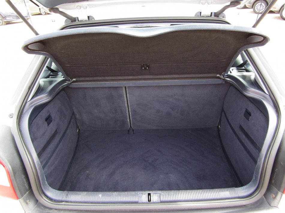 Audi A3 1.6i 