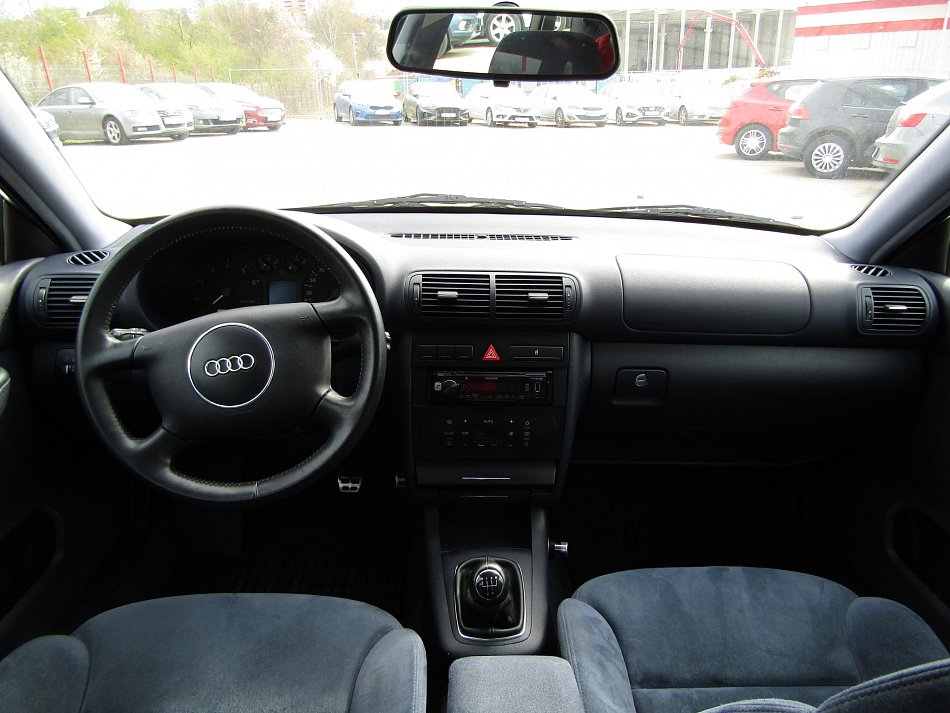Audi A3 1.6i 