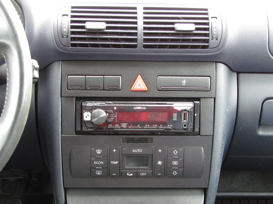 Audi A3 1.6i 