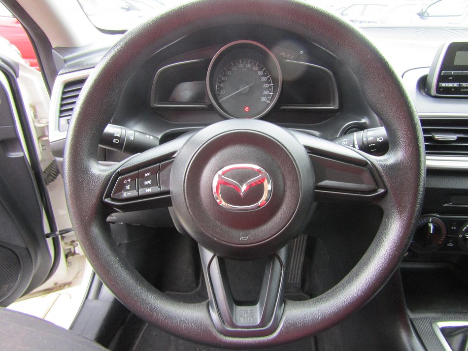 Mazda 3 1.5i 