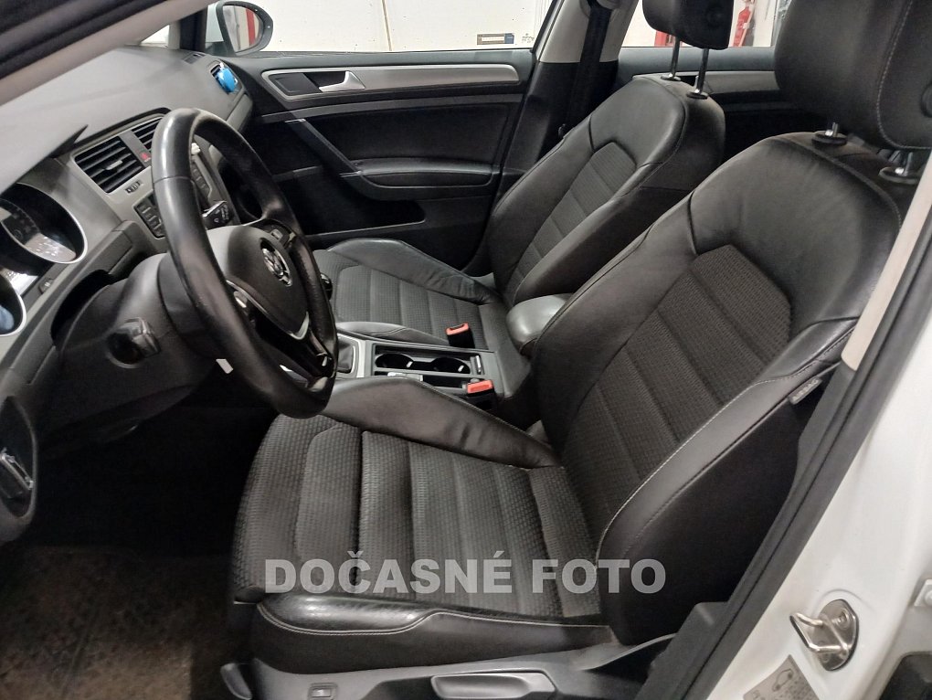 Volkswagen Golf 1.4 tsi 