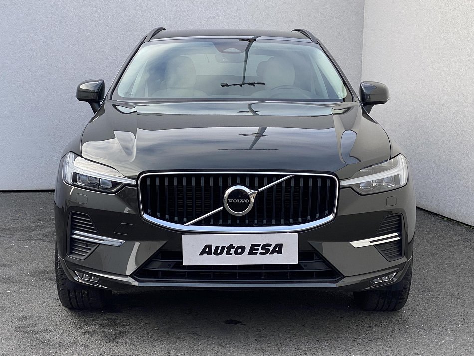 Volvo XC60 2.0 B4 Momentum AWD