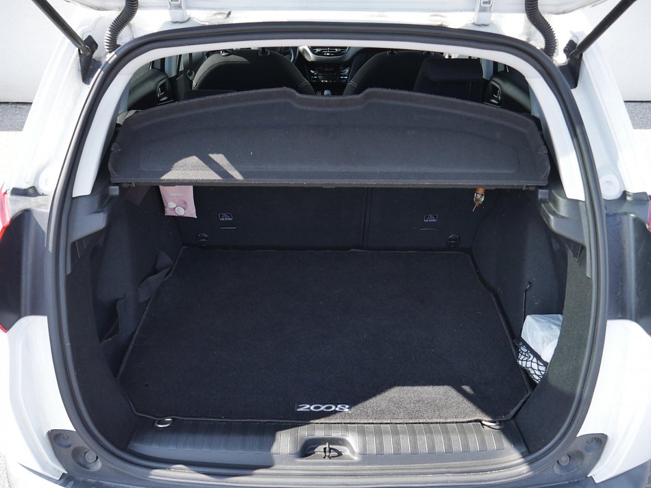 Peugeot 2008 1.2i 