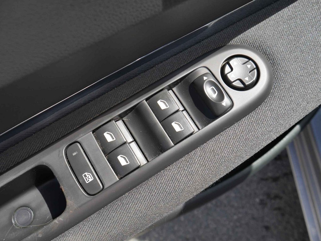 Peugeot 5008 1.6 HDI  7míst