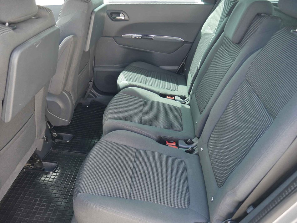 Peugeot 5008 1.6 HDI  7míst