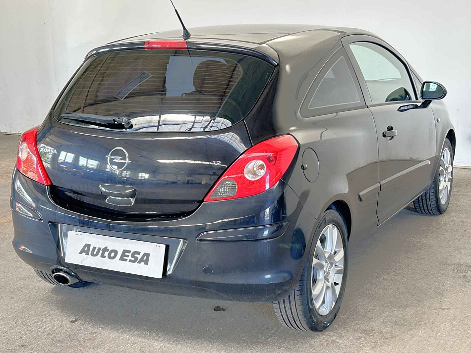 Opel Corsa 1.2i 