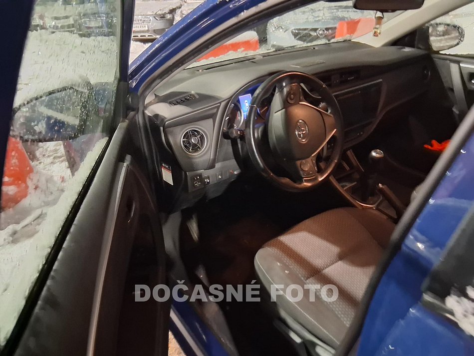 Toyota Corolla 1.6 i 