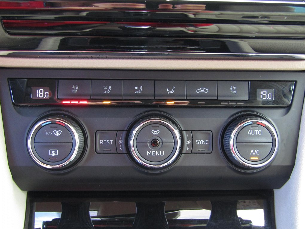 Škoda Superb 2.0TDi  4x4