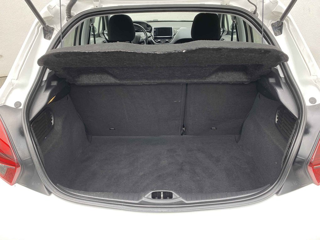 Peugeot 208 1.2PT Signature