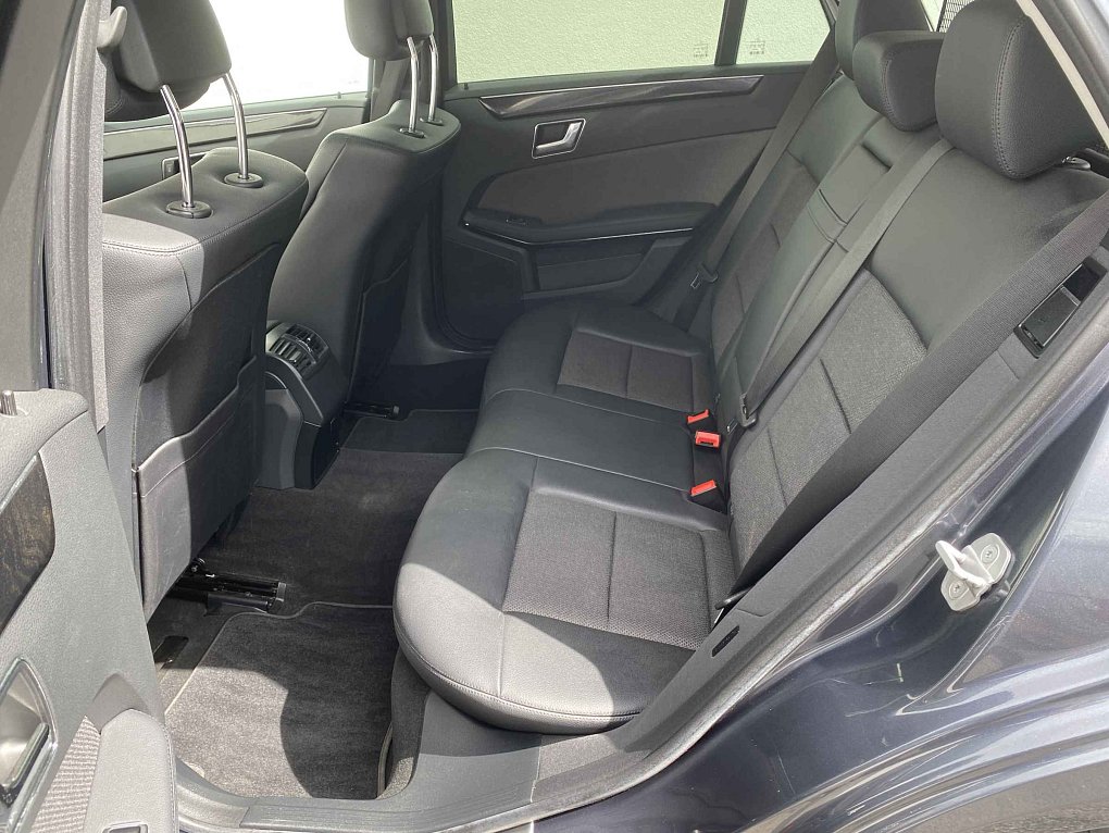 Mercedes-Benz Třída E 1.8 CGi Avantgarde E200