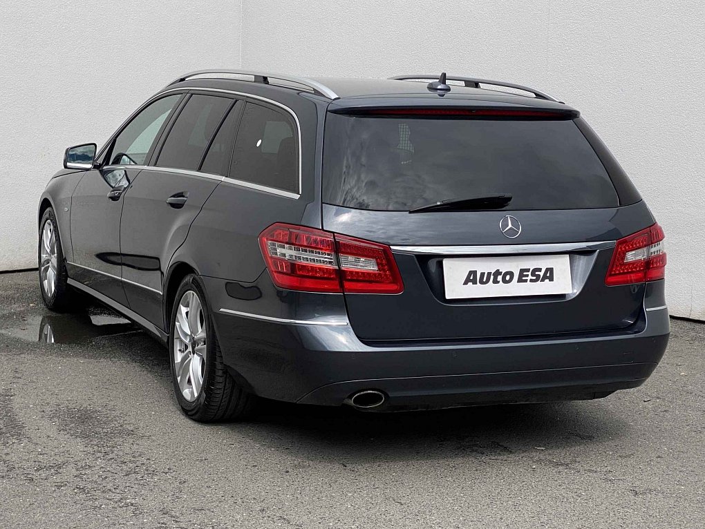 Mercedes-Benz Třída E 1.8 CGi Avantgarde E200