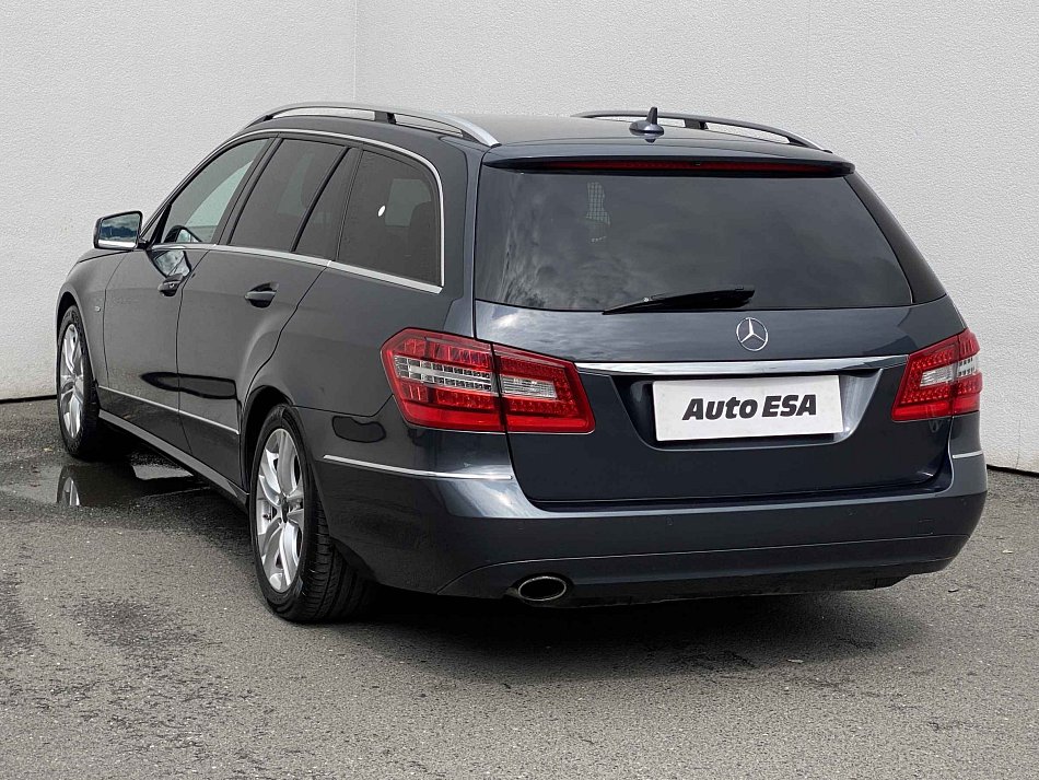 Mercedes-Benz Třída E 1.8 CGi Avantgarde E200