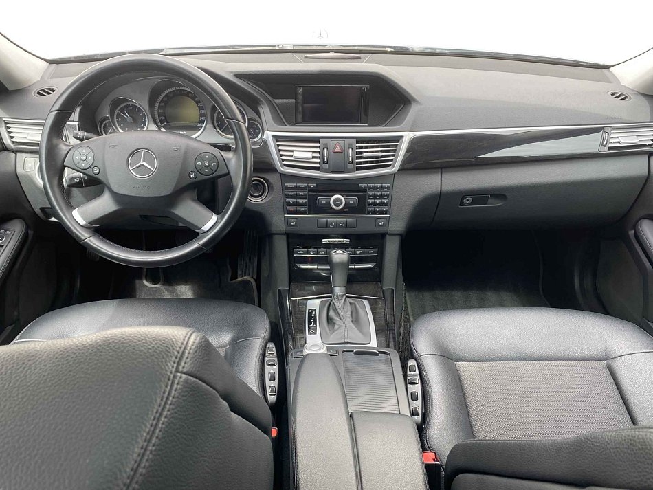 Mercedes-Benz Třída E 1.8 CGi Avantgarde E200