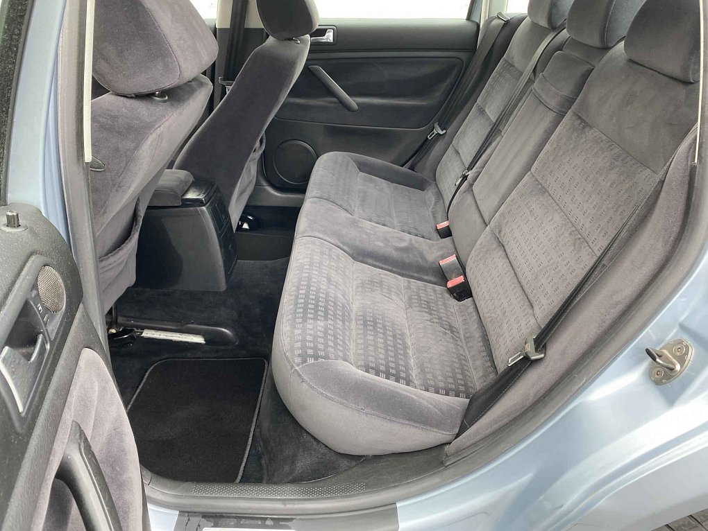 Volkswagen Passat 1.6 i 