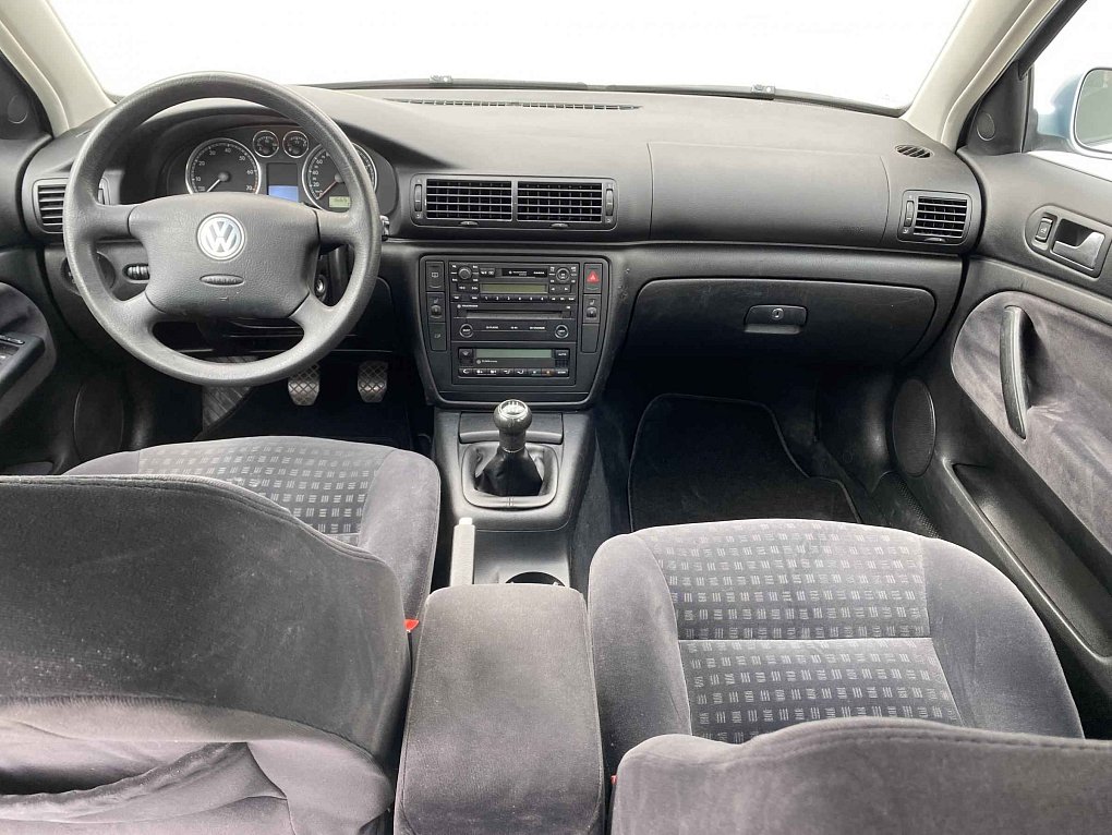 Volkswagen Passat 1.6 i 
