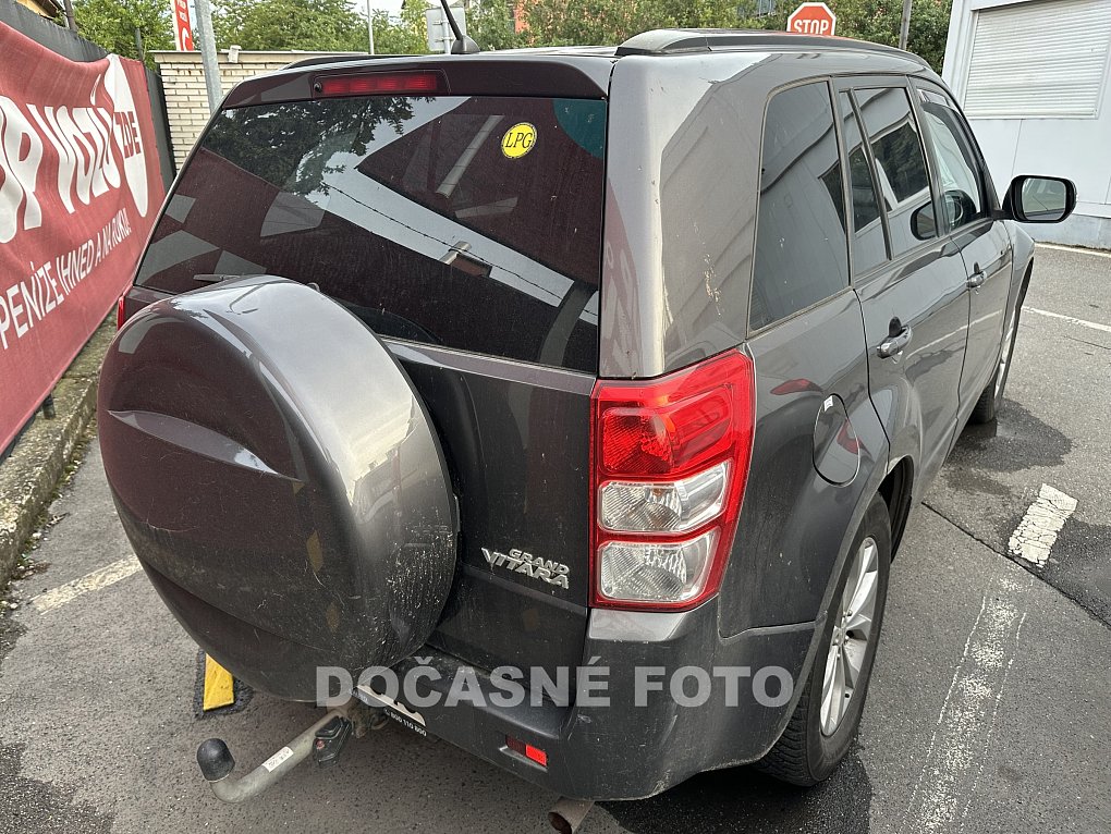 Suzuki Grand Vitara 2.4i 