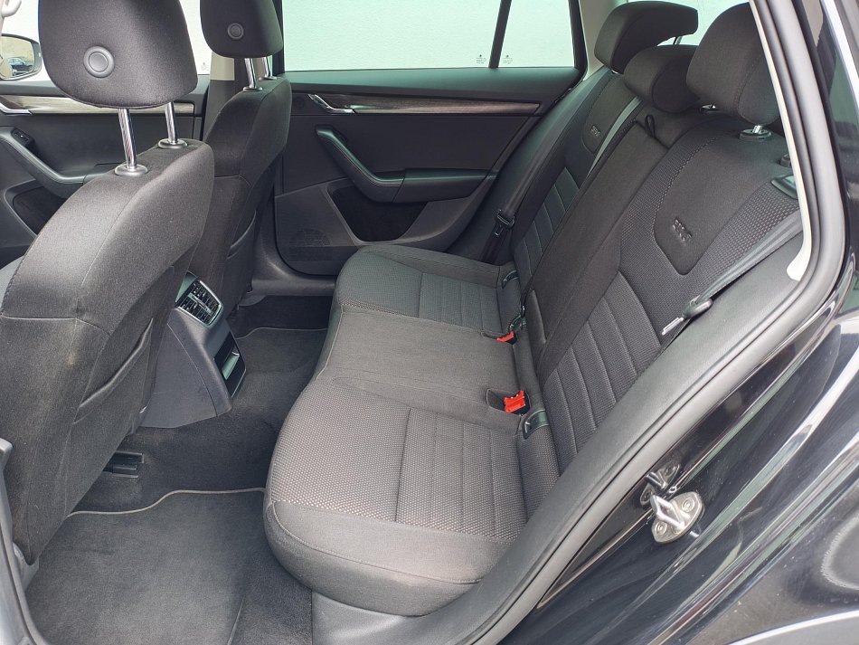 Škoda Octavia III 2.0 TDi Scout 4x4