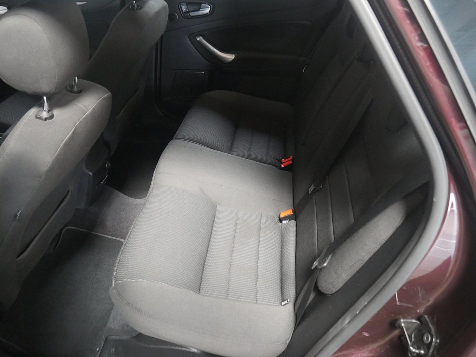 Ford Mondeo 2.0 i 