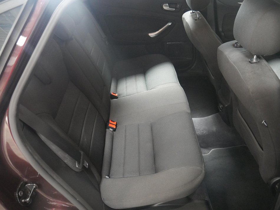 Ford Mondeo 2.0 i 