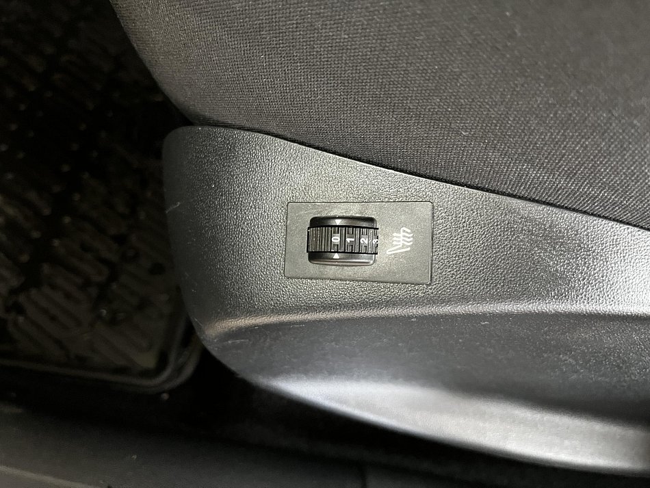Peugeot 208 1.2 PT 