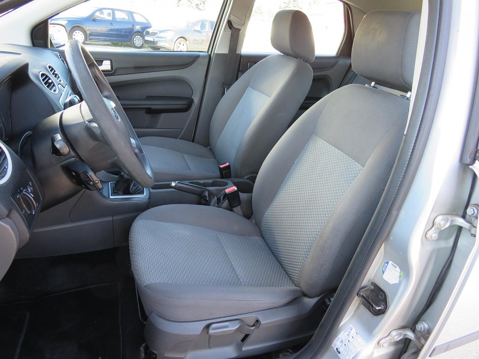 Ford Focus 1.4i 