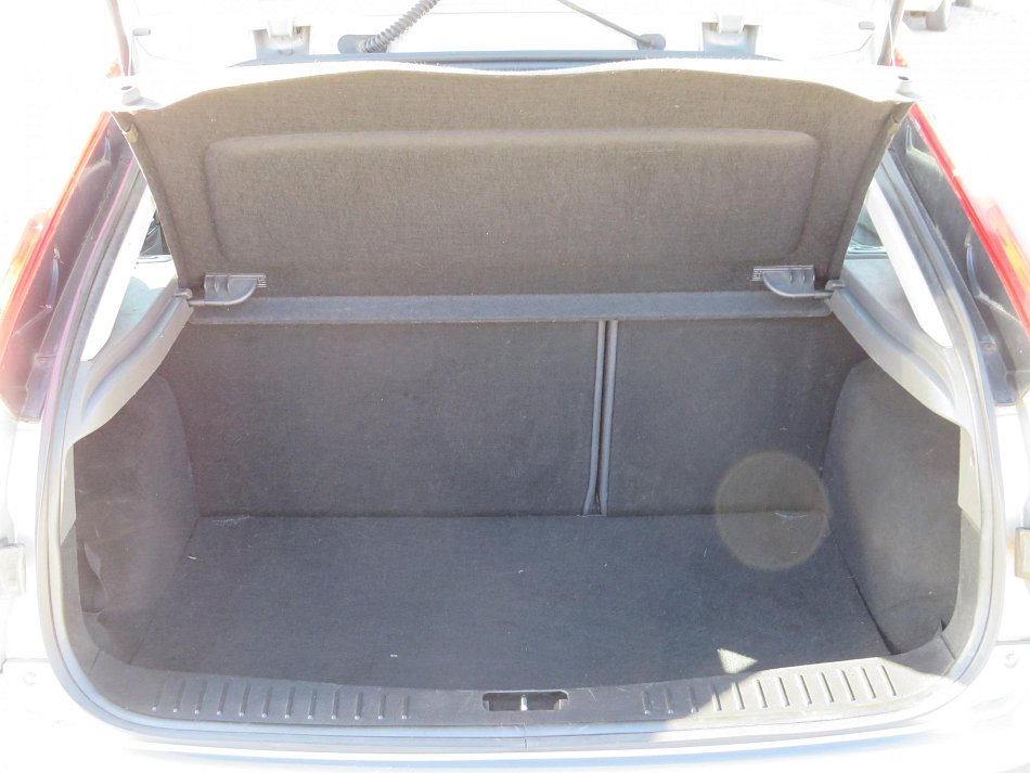Ford Focus 1.4i 