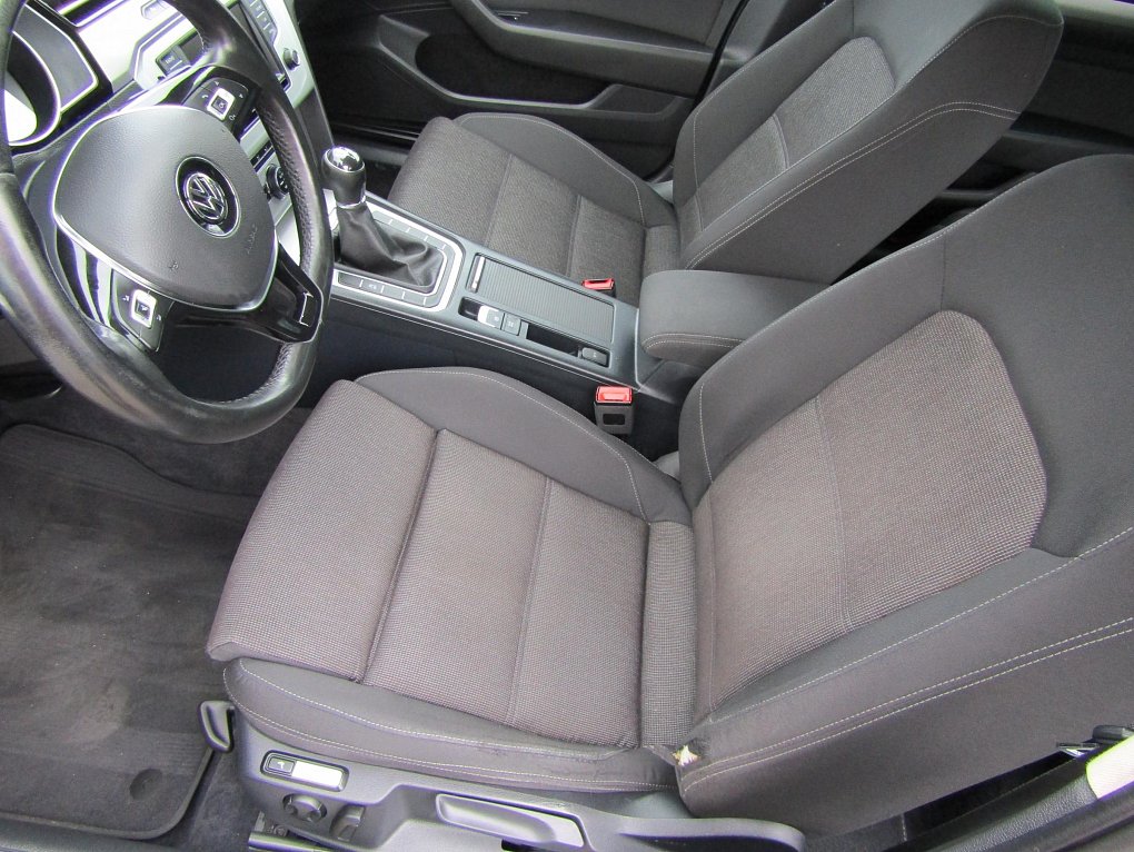 Volkswagen Passat 1.6 TDi 