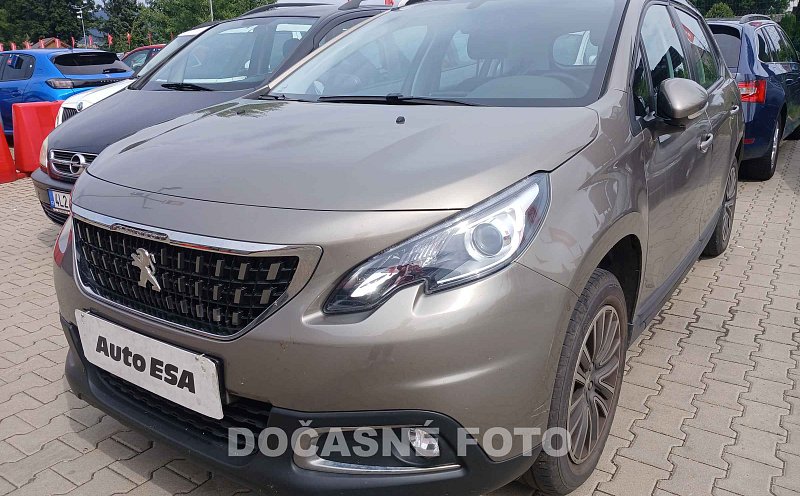 Peugeot 2008 1.2 i 