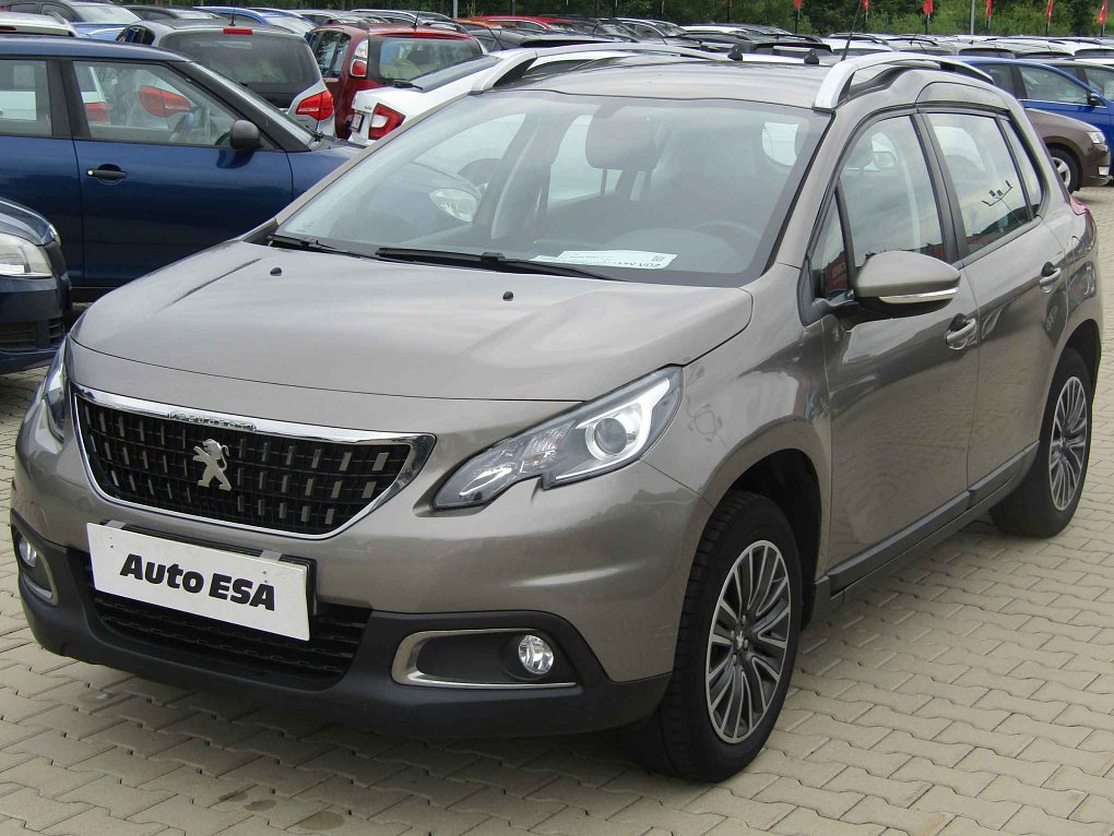 Peugeot 2008 1.2 i 