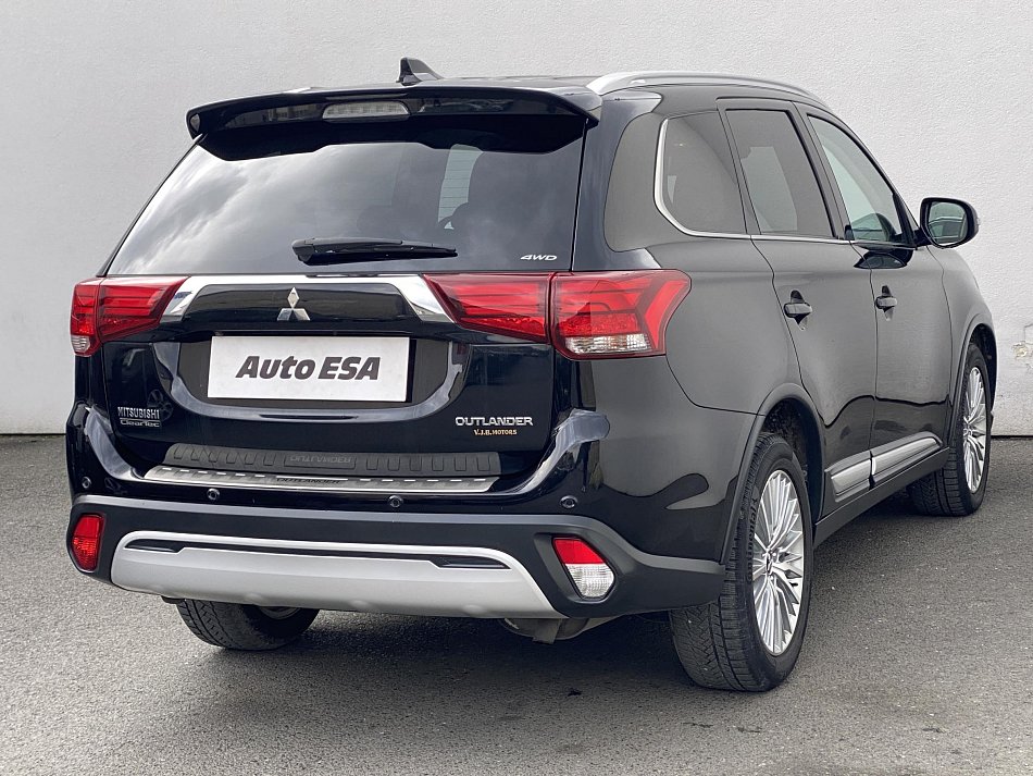 Mitsubishi Outlander 2.0 MIVEC Instyle AWD
