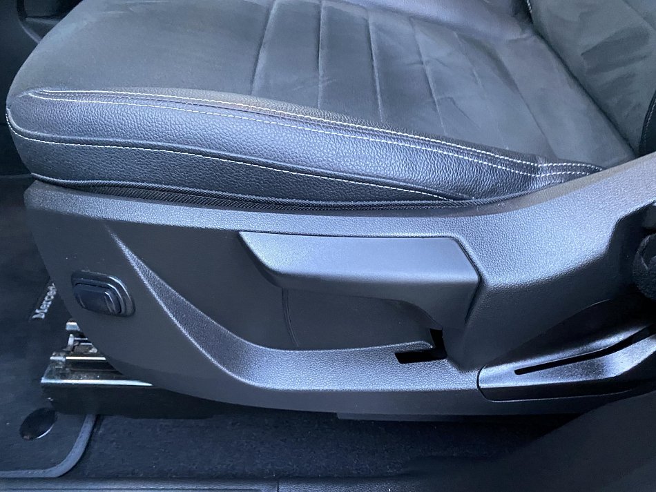 Mercedes-Benz T-Class 1.3i  T-180