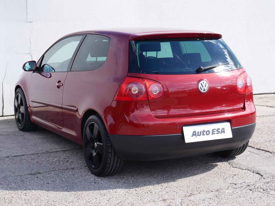 Volkswagen Golf 1.6 FSi 