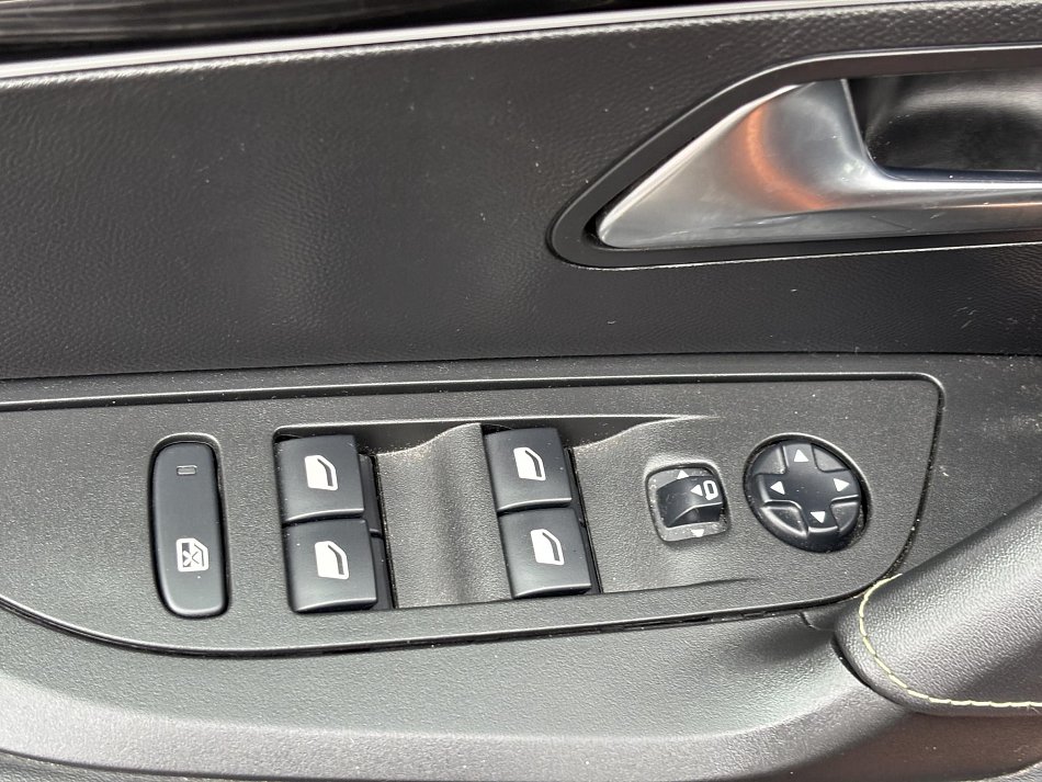 Peugeot 2008 1.2 PT GT Line