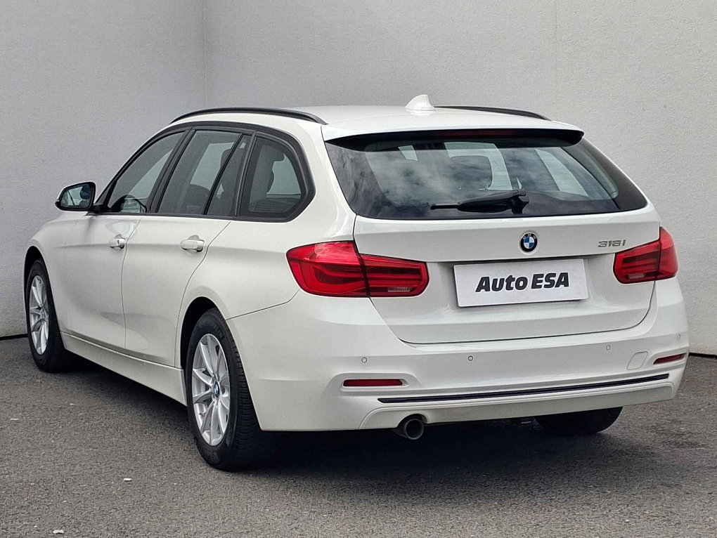 BMW Řada 3 1.5T Sport Line 318i