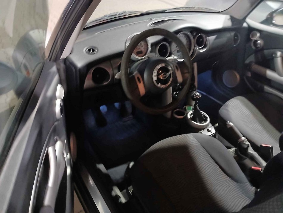 Mini Cooper 1.6i 