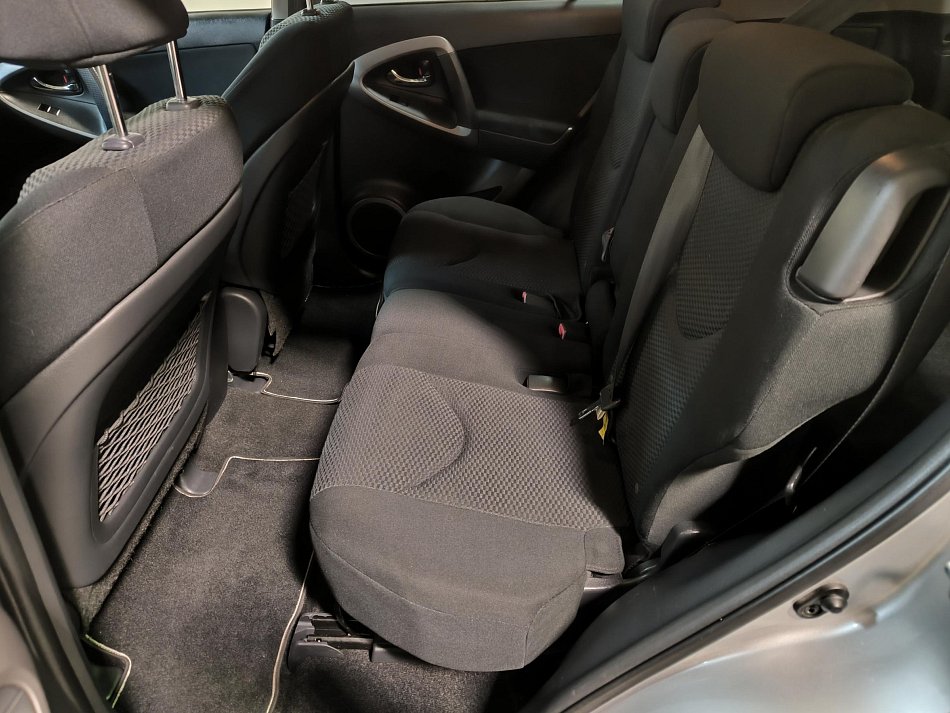 Toyota RAV4 2.0i  4x4