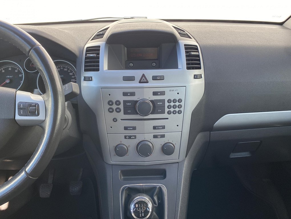 Opel Zafira 1.6i Family 7míst