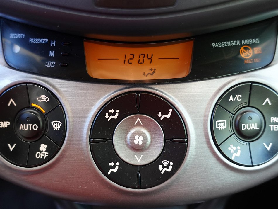 Toyota RAV4 2.0 VVT-i  4x4